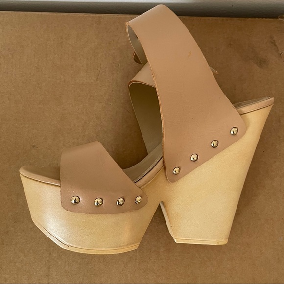 BCBGMaxAzria Tan Platform Wedge Sandal Sz 7.5 - Picture 3 of 10